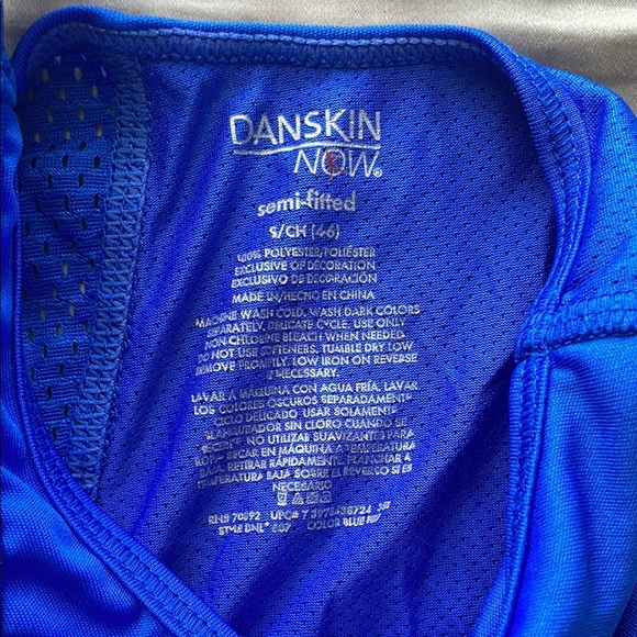 Danskin Now Blue Semi-Fitted Racerback Tank Top‎ size small (4-6) - Picture 2 of 7